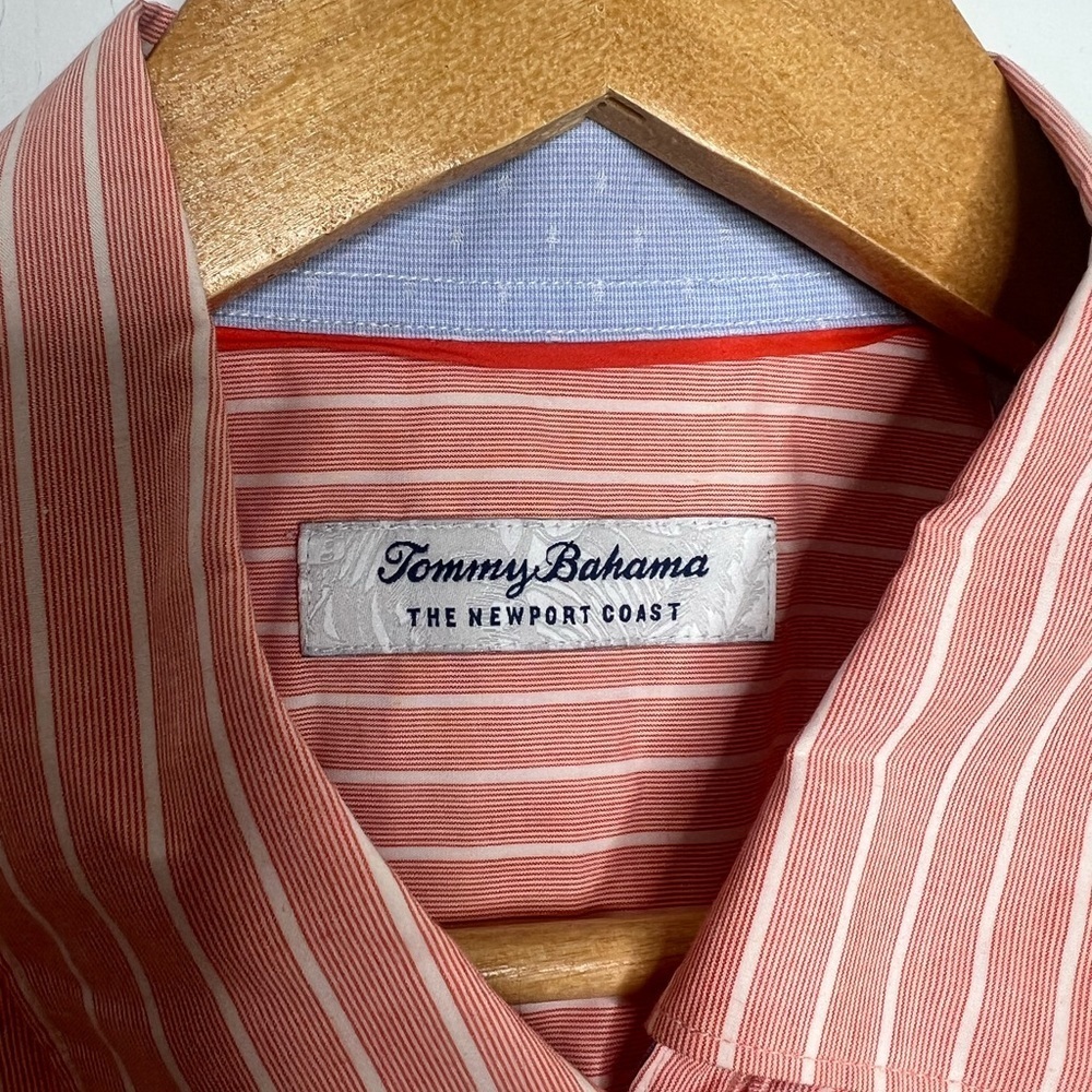 Tommy Bahama Button Down Men’s Size Medium - Picture 2 of 6
